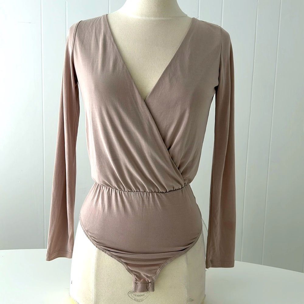 Lulus || V-Neck Body Suit Mauve Size XS